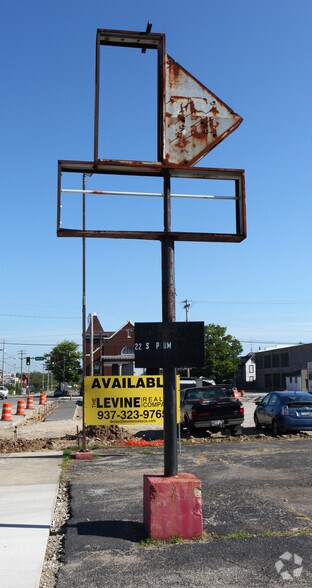 More Photos Of 22 S Plum St, Springfield Auto Repair For Sale