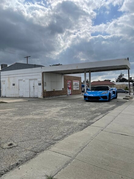 More Photos Of 125 E 6th St, Beaumont Auto Repair For Sale