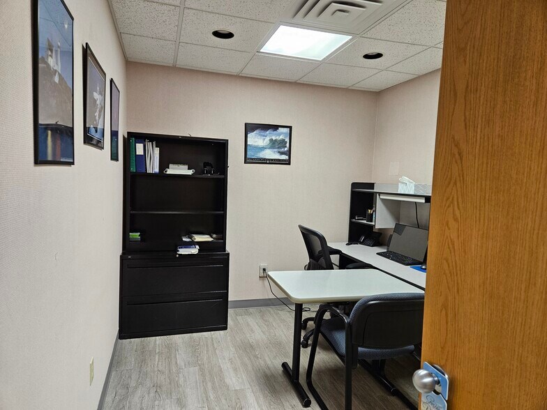 More Photos Of 4705 Towne Centre, Saginaw Office For Sale