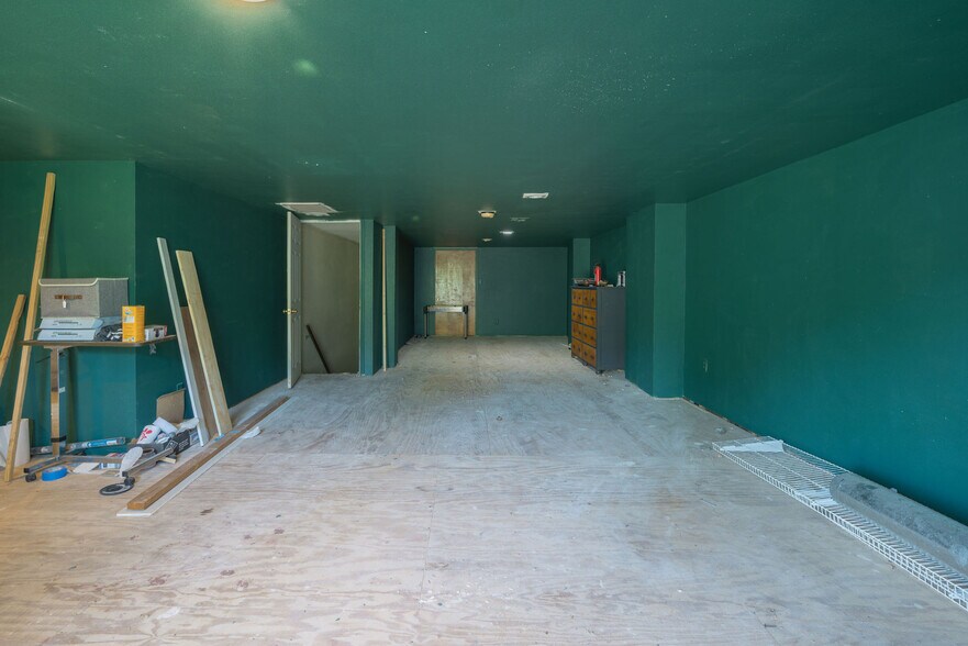 More Photos Of 841 Frances Ave, Neosho Flex For Sale