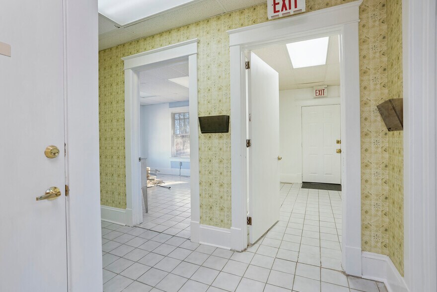 More Photos Of 611 Carthage St, Sanford Medical For Lease