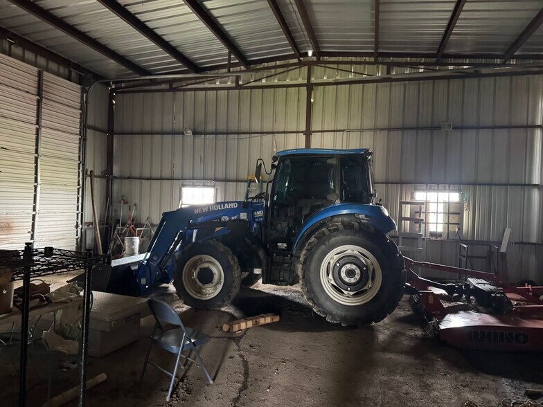 More Photos Of 3552 S State Highway 19, Emory Warehouse For Sale