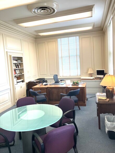 More Photos Of 99 W Broad St, Dunn Office For Sale