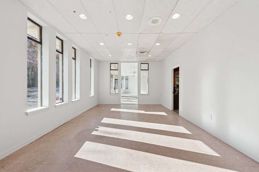 More Photos Of 348 Montauk Hwy, Wainscott Industrial For Sale