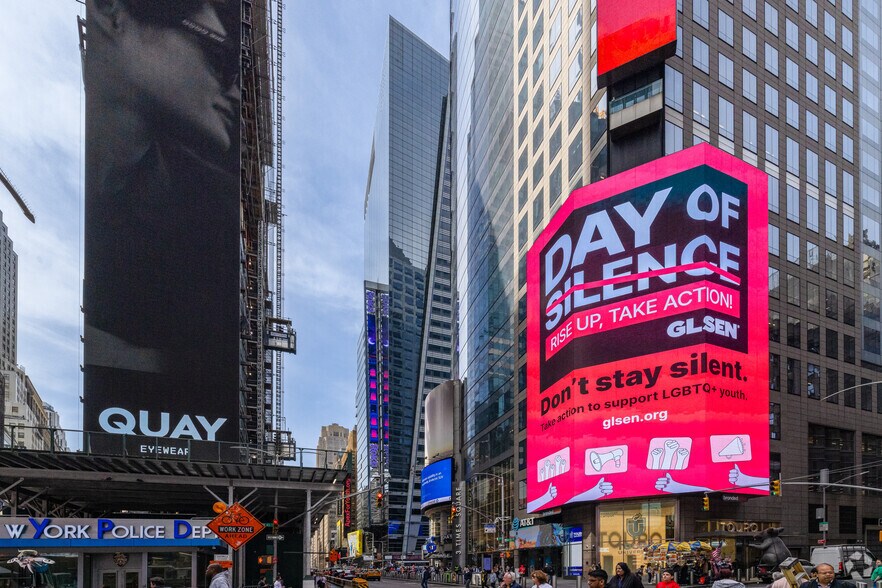 More Photos Of 5 Times Sq, New York Apartments For Lease
