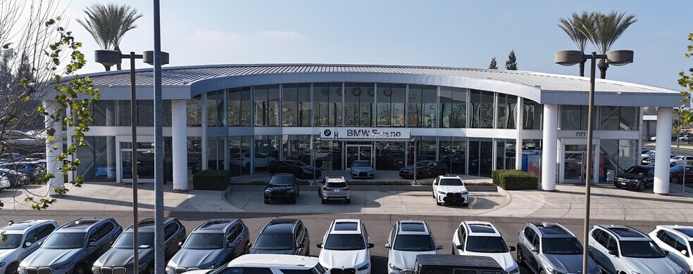 Primary Photo Of 7171 N Palm Ave, Fresno Auto Dealership For Lease