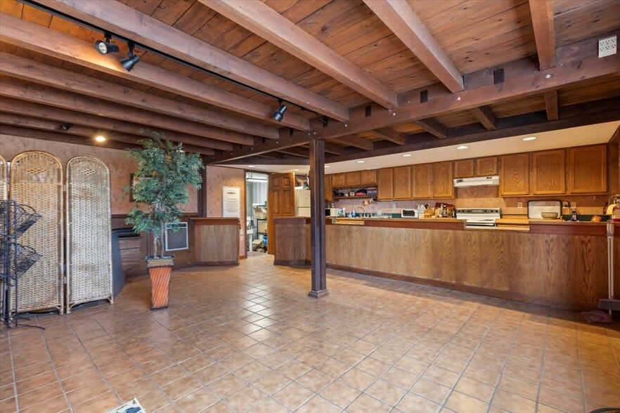 More Photos Of 500 S Bonair Rd, Zillah Winery Vineyard For Sale