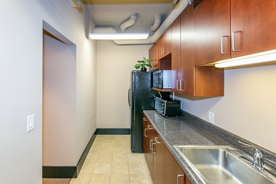More Photos Of 319 Atlanta St, Marietta Office For Sale