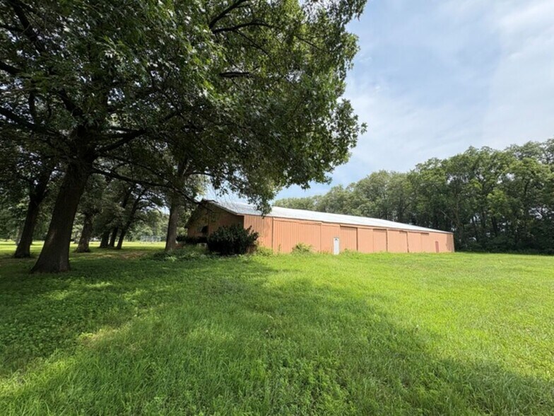 More Photos Of 4112 S Youth Camp Rd, Saint Anne Trailer Camper Park For Sale