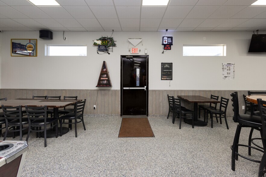 More Photos Of 317 Studdart Ave, Graceville General Retail For Sale