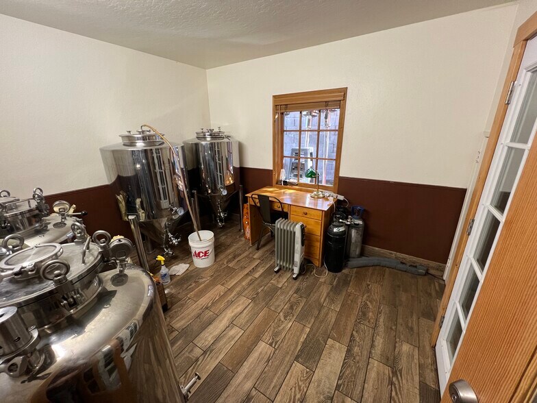 More Photos Of 963 3rd St, South Lake Tahoe Office Residential For Sale