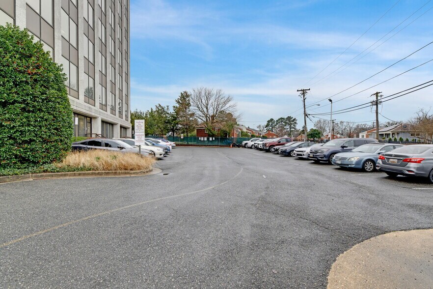 More Photos Of 4235 28th Ave, Marlow Heights Office For Sale