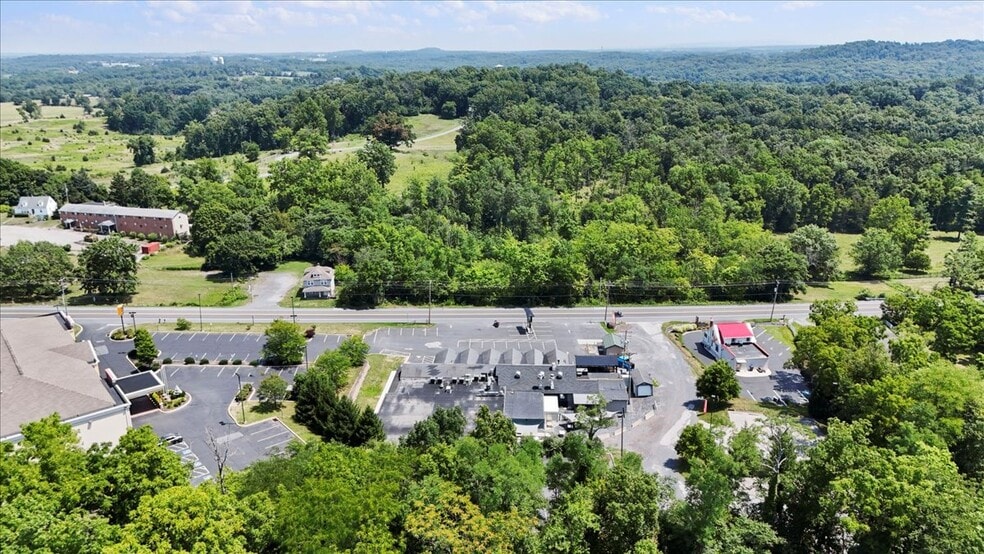 More Photos Of 985 Baltimore Pike, Gettysburg Storefront For Sale