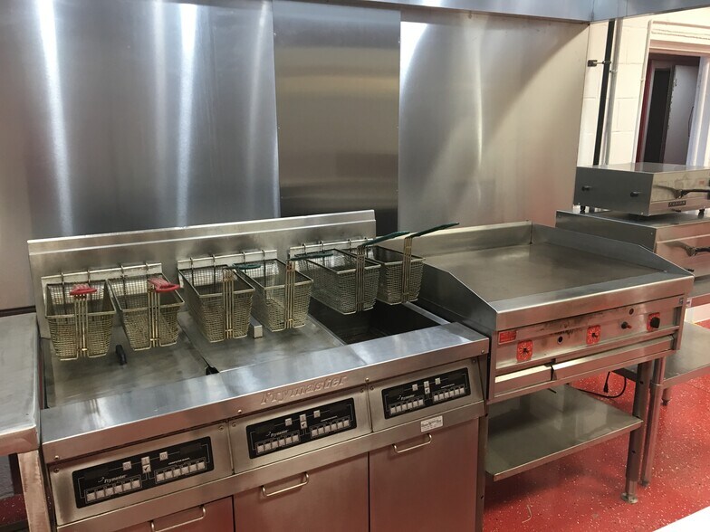 More Photos Of 102 W High St, Edison Convenience Store For Sale