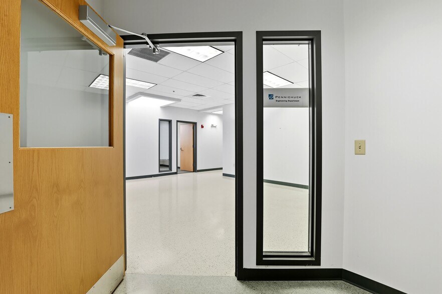 More Photos Of 25 Manchester St, Merrimack Loft Creative Space For Lease