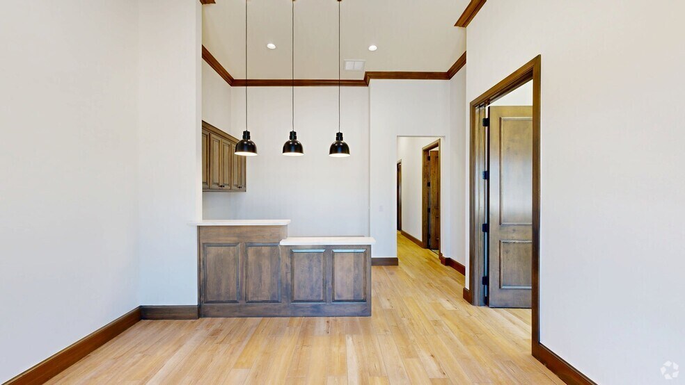 More Photos Of 2900 Washington Dr, Norman Unknown For Lease