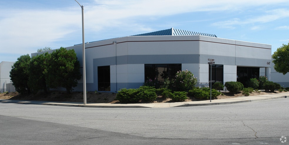 More Photos Of 647 W Avenue L 14, Lancaster Service For Lease