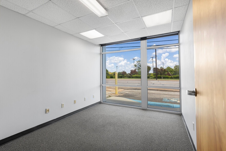 More Photos Of 421 S Beckham Ave, Tyler Medical For Lease
