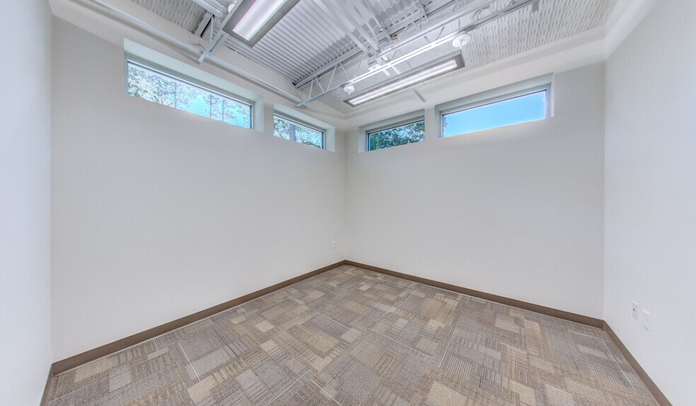 More Photos Of 1050 NW 8th Ave, Gainesville Unknown For Lease