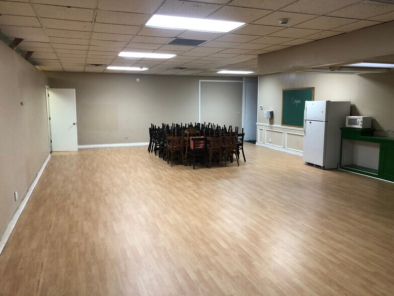 More Photos Of 111 W 5th St, Tyler Loft Creative Space For Sale