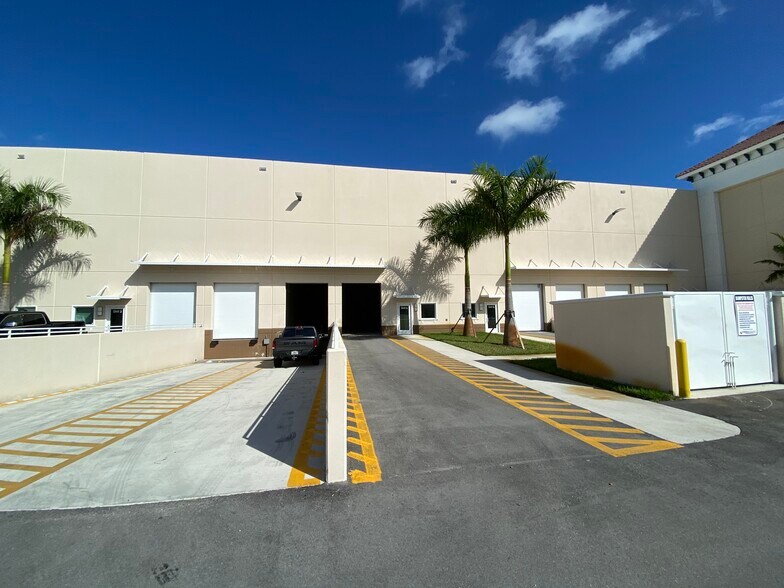 More Photos Of 7451 Riviera Blvd, Miramar Unknown For Lease