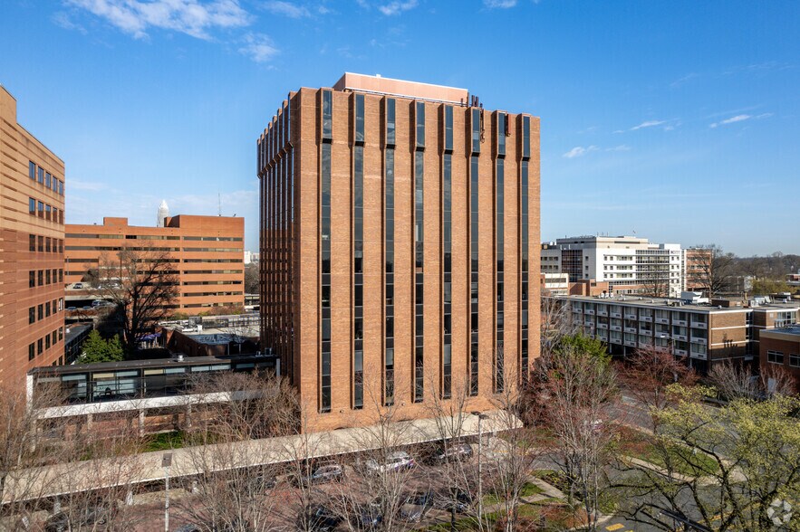 More Photos Of 1900 Randolph Rd, Charlotte Medical For Lease