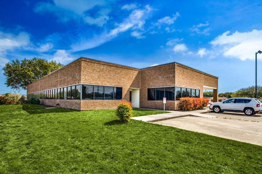 More Photos Of 6600 Paige Rd, The Colony Office For Lease