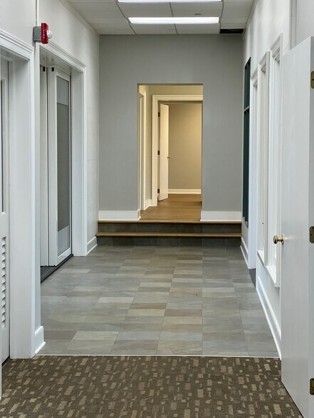 More Photos Of 1222-1226 Harris St, Charlottesville Office For Lease