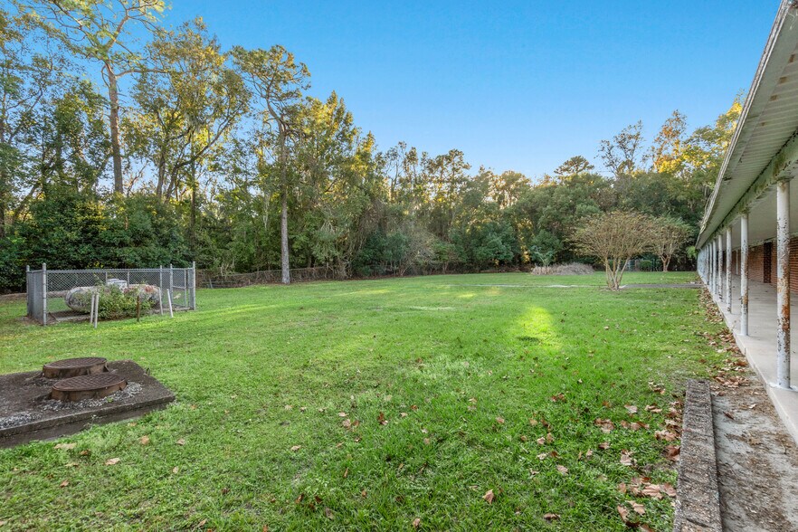 More Photos Of 5710 Wesconnett Blvd, Jacksonville Schools For Sale