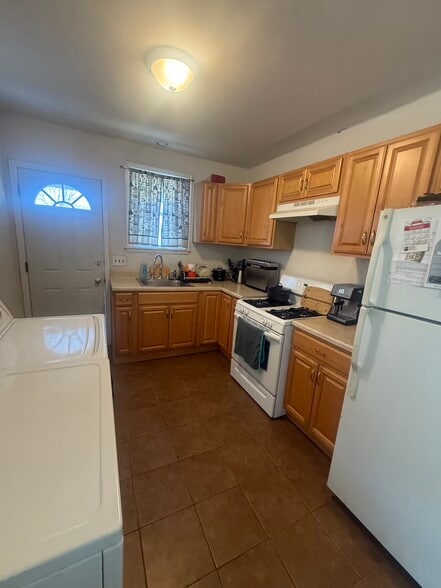 More Photos Of 211 W Clinton Ave, Oaklyn Storefront Retail Residential For Sale