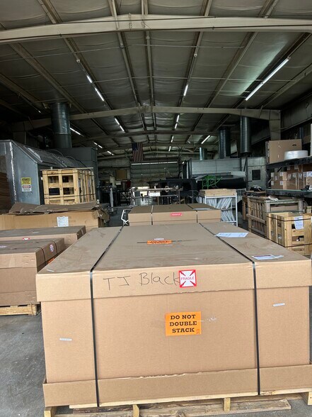 More Photos Of 180 Mount Paran Rd, Jacksboro Distribution For Lease