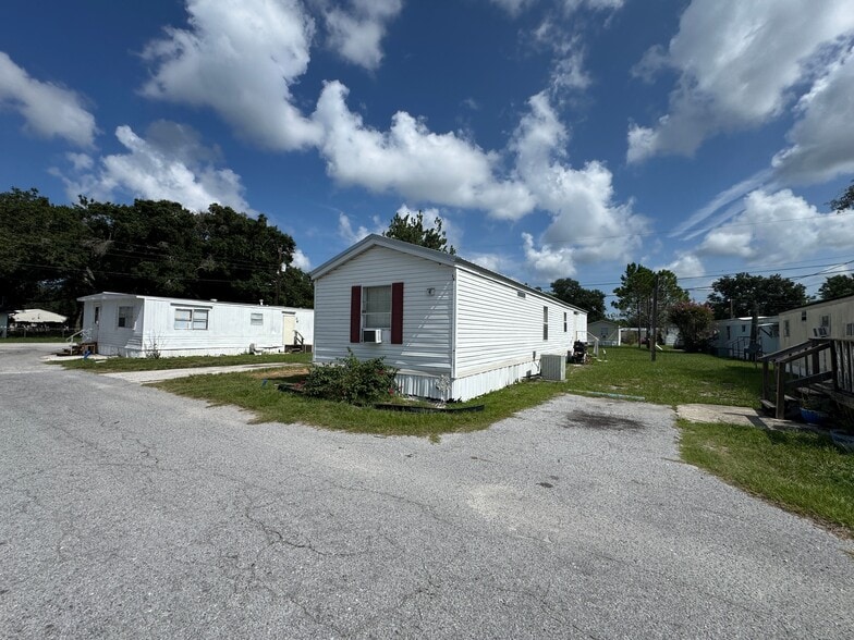 More Photos Of 6035 Norton Rd, Lakeland Manufactured Housing Mobile Home Park For Sale