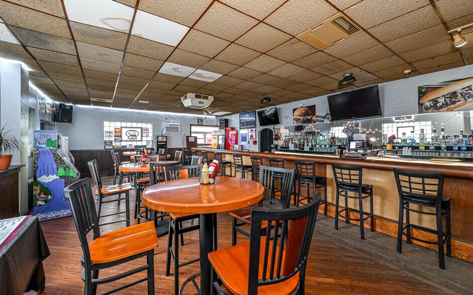 More Photos Of 1435 Freeport Rd, Cheswick General Retail For Sale