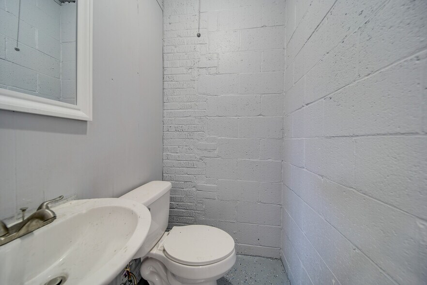 More Photos Of 239 Brookwood Ave NW, Concord Flex For Sale