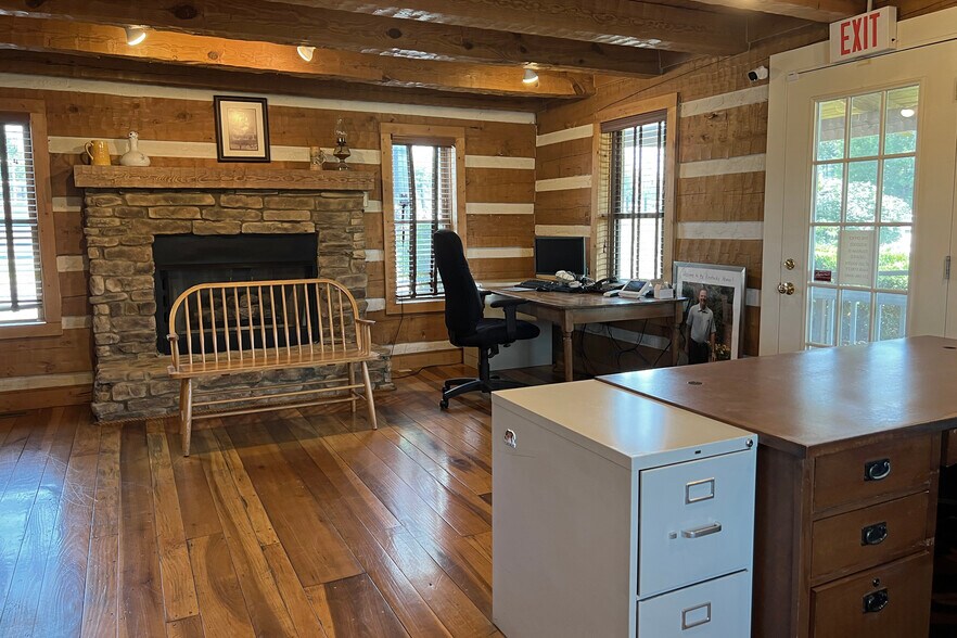 More Photos Of 81 Steele Rd, Franklin Office For Lease