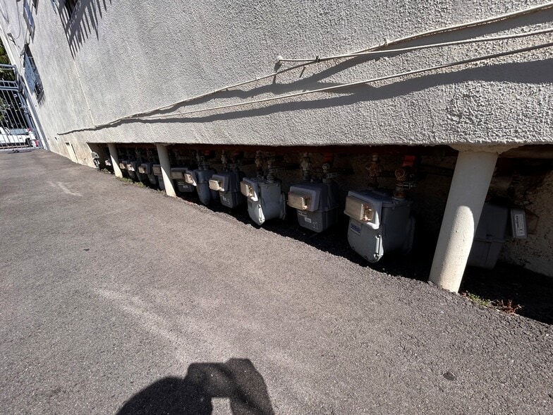 More Photos Of 6214 S Victoria Ave, Los Angeles Apartments For Sale