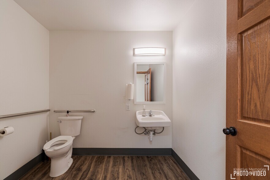 More Photos Of 612 Sinclair St, Gillette Industrial For Sale