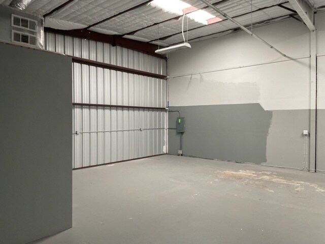 More Photos Of 2423 Greens Rd, Houston Unknown For Lease