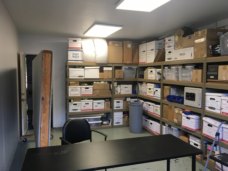 More Photos Of 1415 SE 8th Ave, Portland Warehouse For Lease