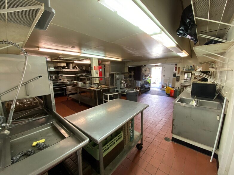 More Photos Of 421 N Lake Dr, Lexington Lodge Meeting Hall For Sale