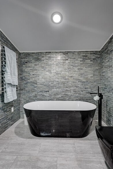 More Photos Of 102 S Wall Ave, Joplin Office For Sale