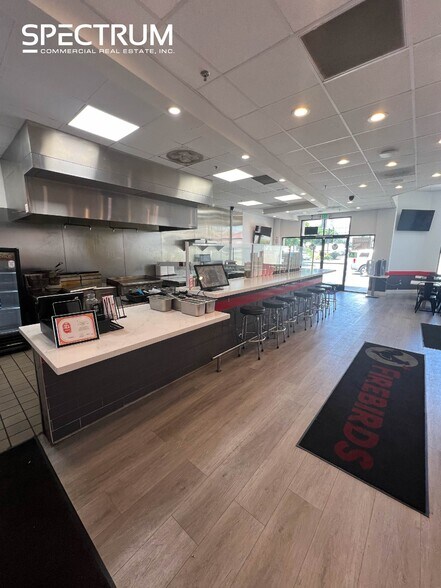 More Photos Of 21514-21534 Devonshire St, Chatsworth Storefront For Lease