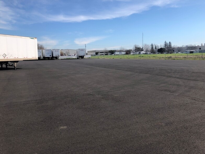 More Photos Of 7444 Reese Rd, Sacramento Truck Terminal For Sale