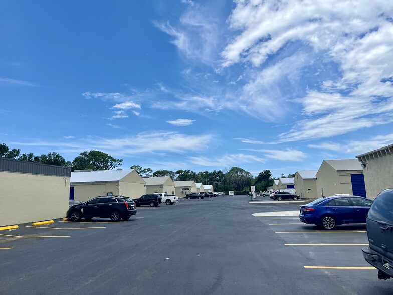 More Photos Of 6152 15th St E, Bradenton Warehouse For Lease