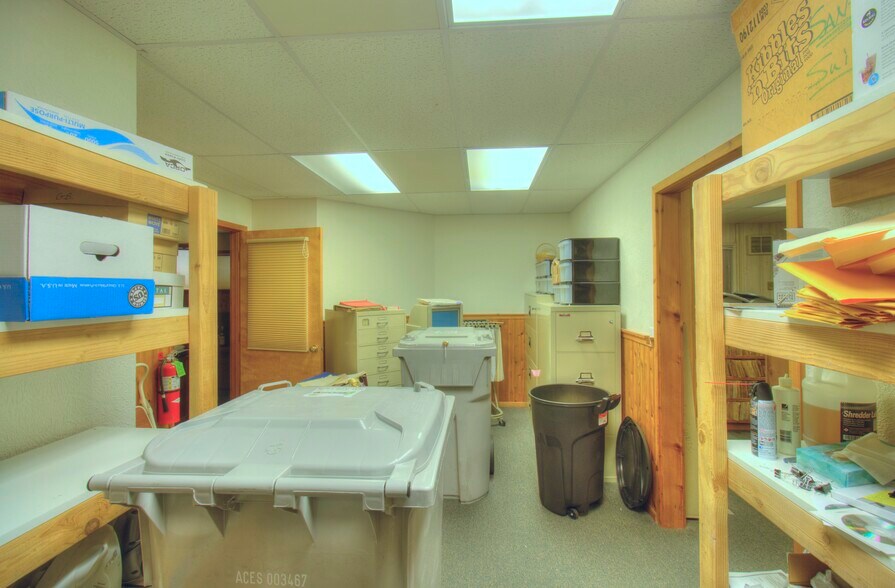 More Photos Of 29820 Ellensburg Ave, Gold Beach Office For Sale