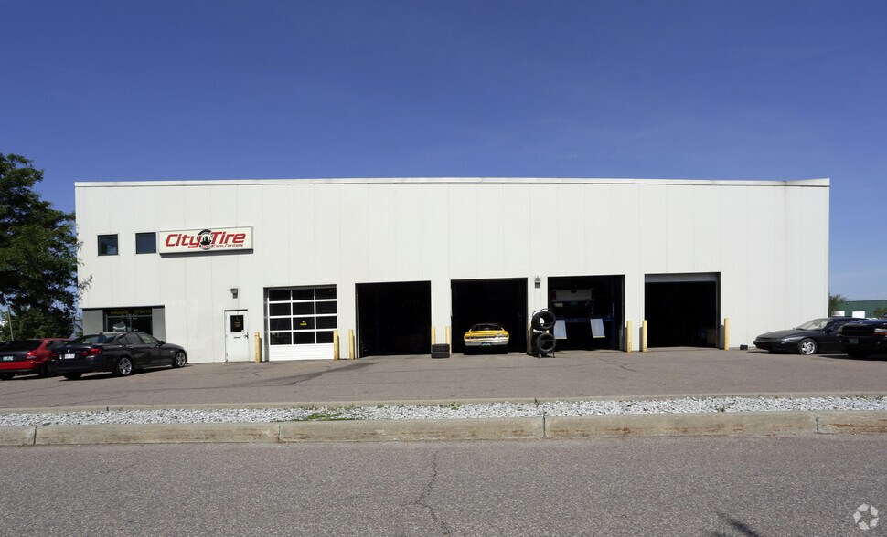 More Photos Of 740 Marshall Ave, Williston Warehouse For Lease