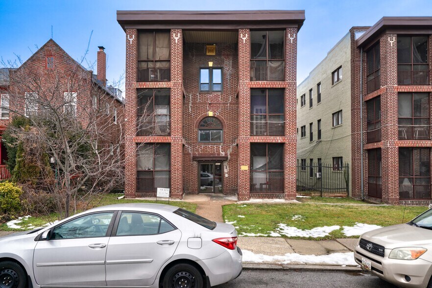 Primary Photo Of 2107-2111 Park Ave, Baltimore Apartments For Sale
