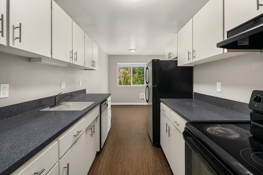 More Photos Of 12411-12415 Ambaum Blvd SW, Seattle Apartments For Sale