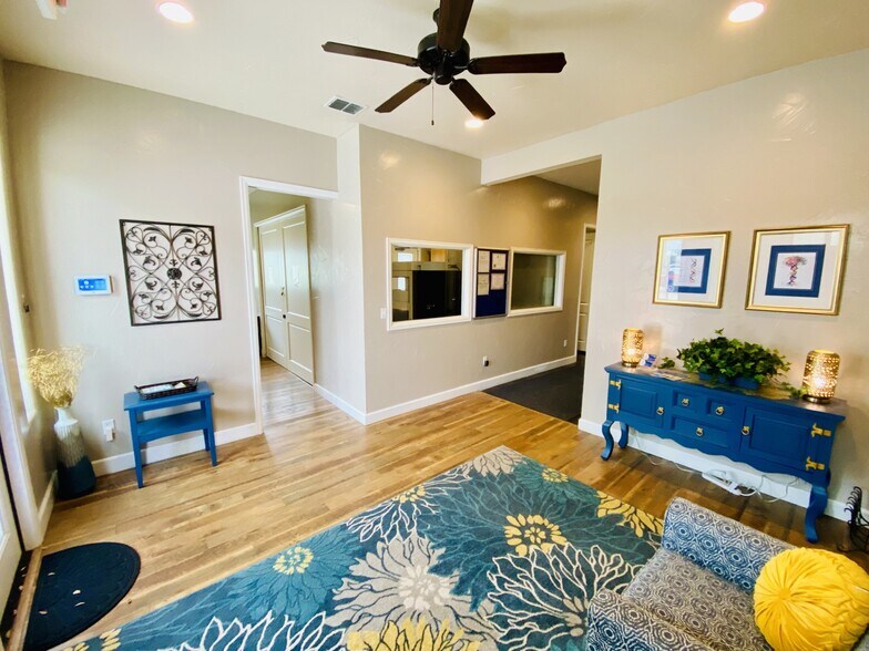 More Photos Of 910 Gruene Rd, New Braunfels Medical For Lease