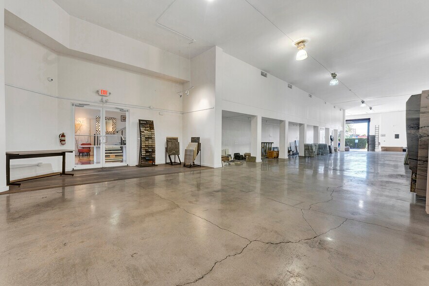 More Photos Of 821 N 21st Ave, Hollywood General Retail For Lease
